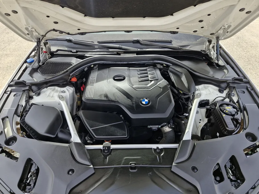 2023 BMW 5 Series 520i 