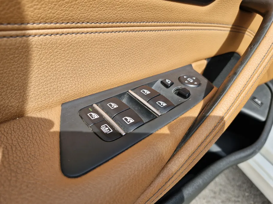 2023 BMW 5 Series 520i 