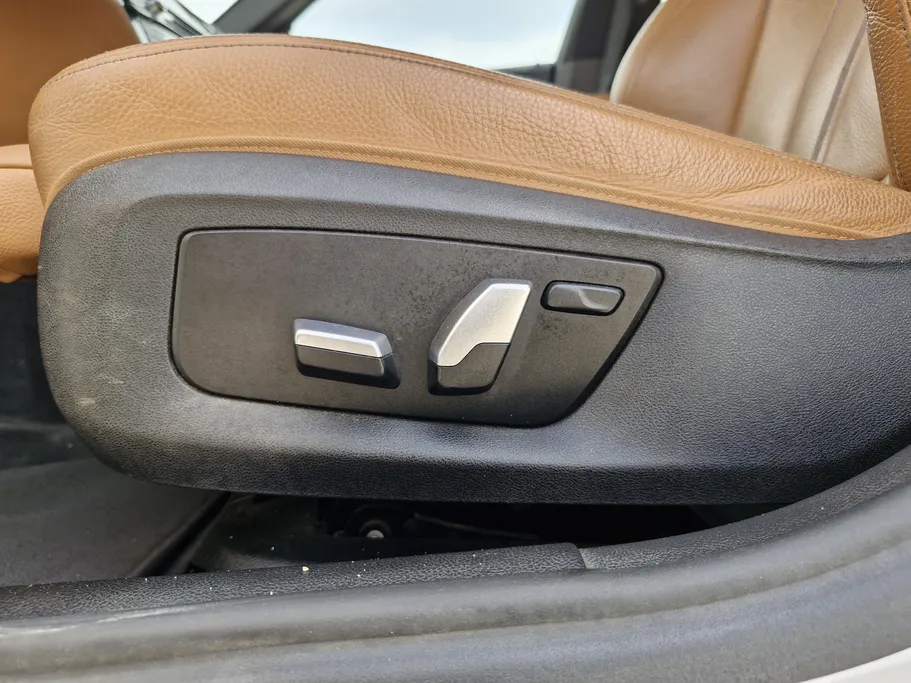 2023 BMW 5 Series 520i 