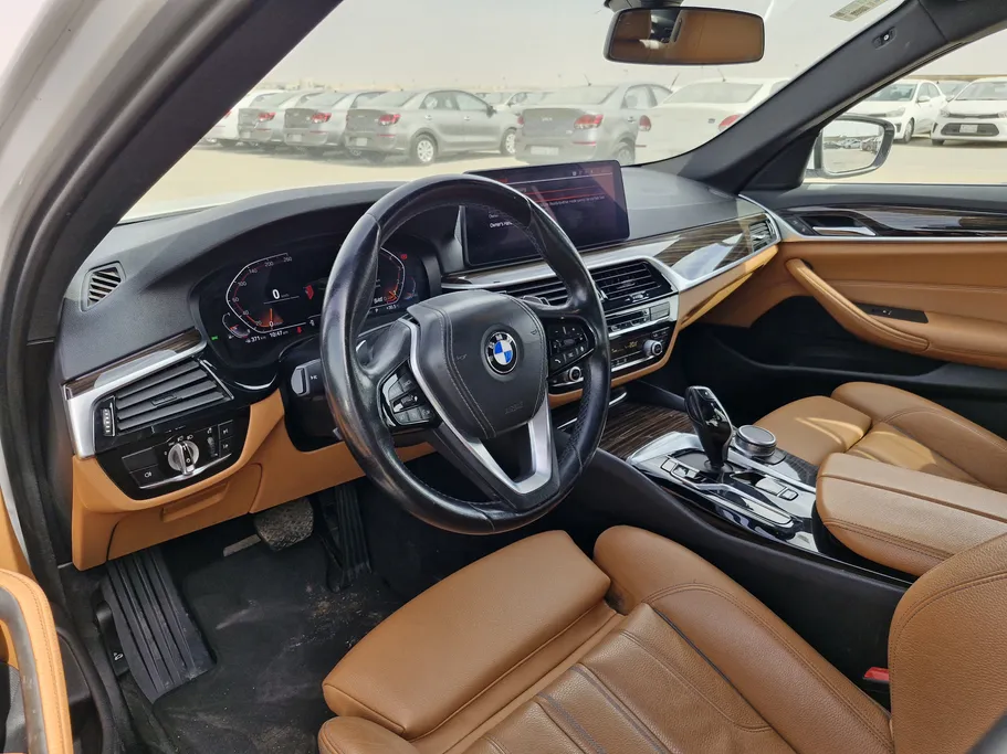 2023 BMW 5 Series 520i 