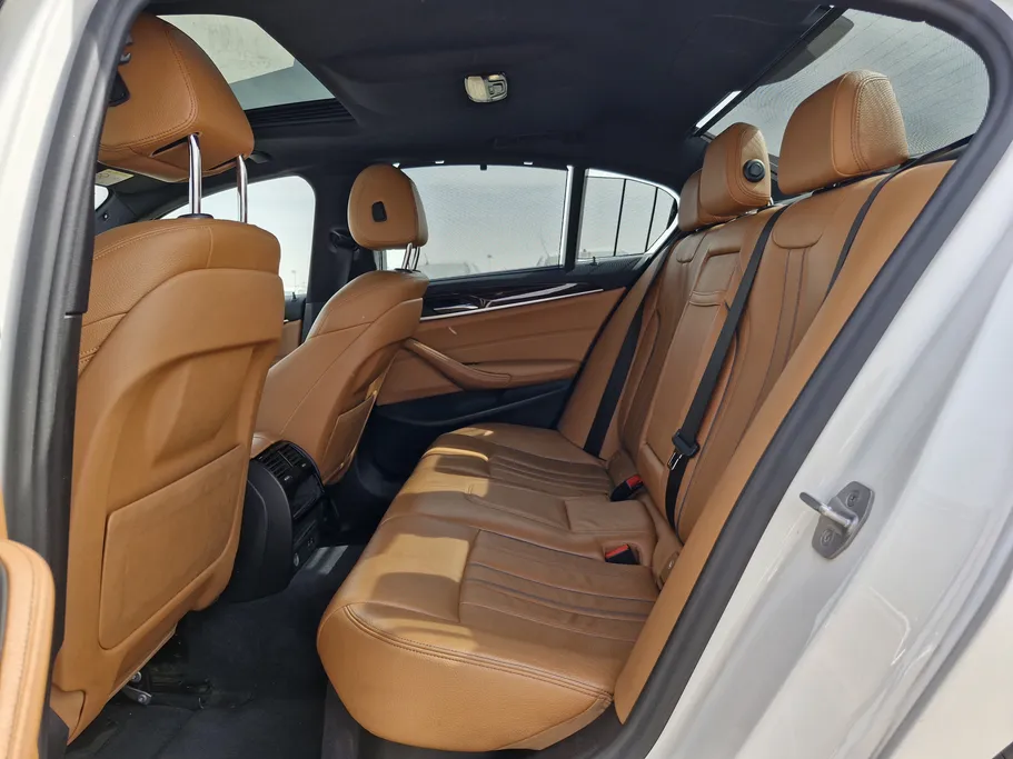 2023 BMW 5 Series 520i 