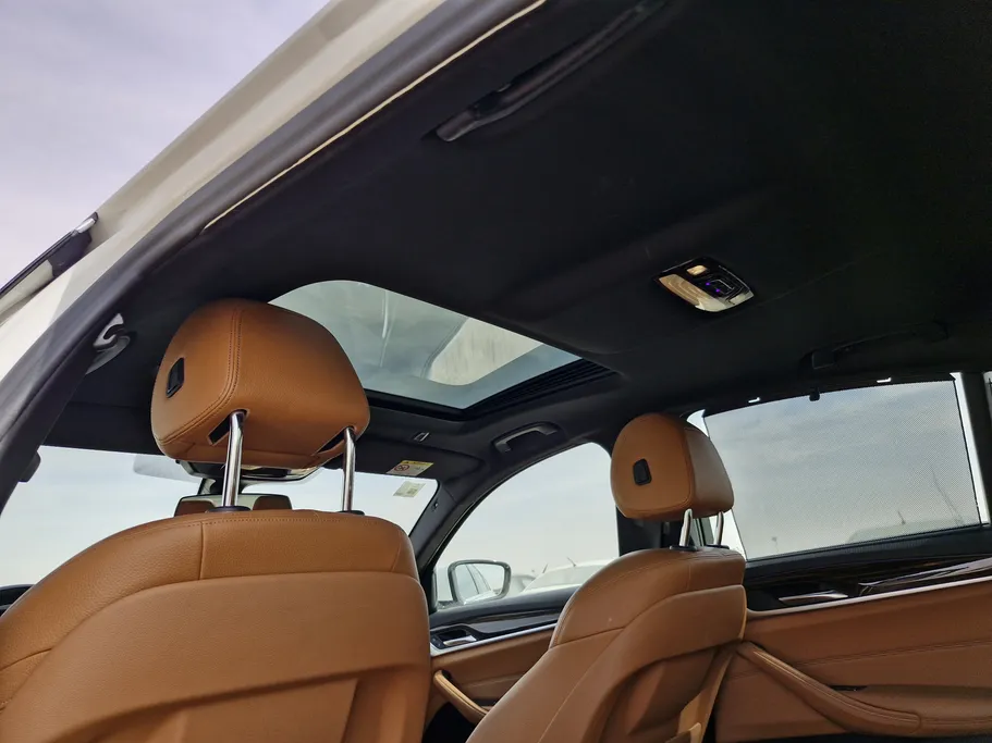 2023 BMW 5 Series 520i 