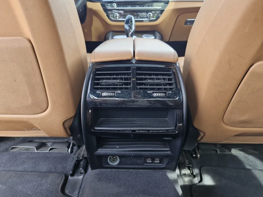 2023 BMW 5 Series 520i 