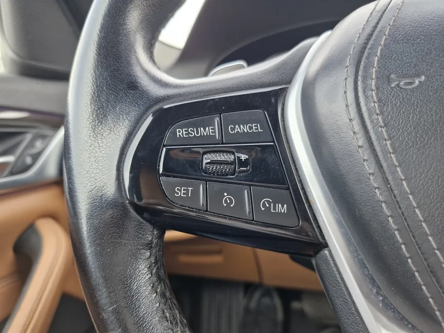 2023 BMW 5 Series 520i 