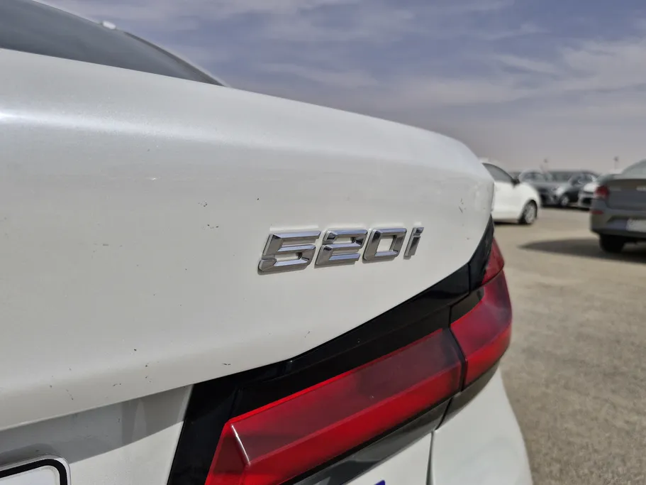 2023 BMW 5 Series 520i 