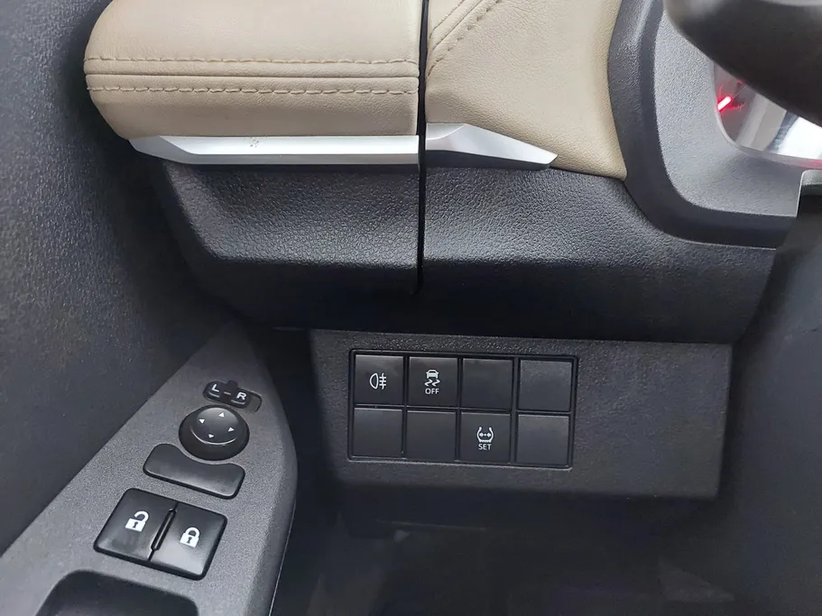 تويوتا يارس Y 2024 