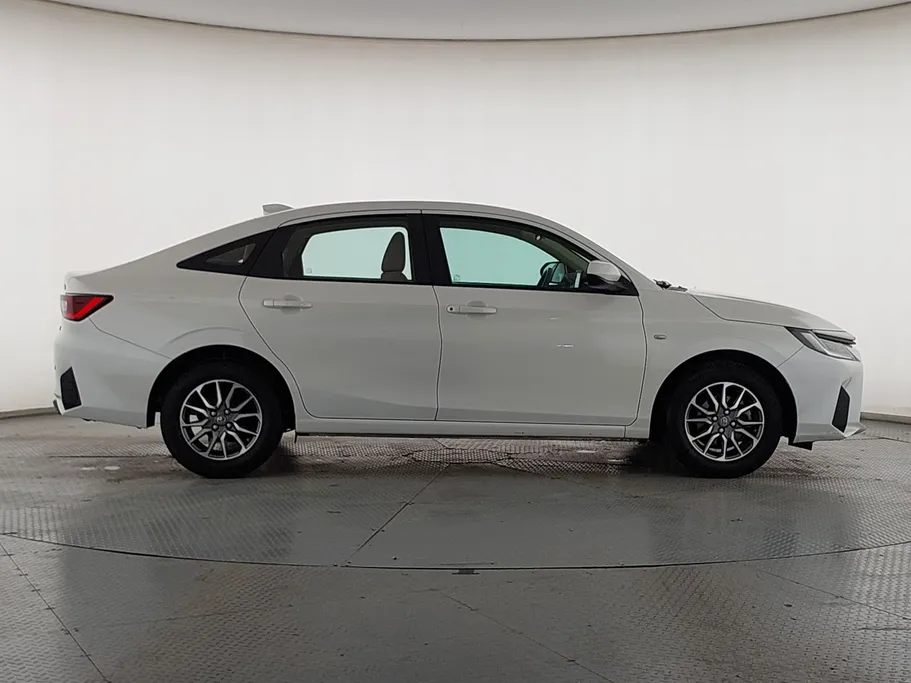 تويوتا يارس Y 2024 