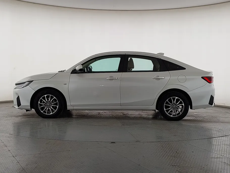 2023 Toyota Yaris  Y 