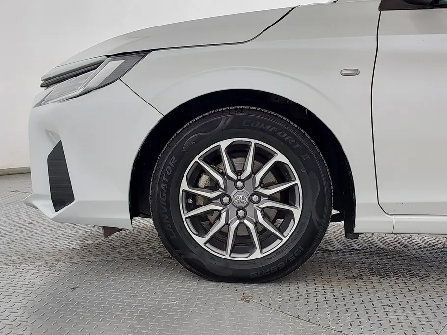 2023 Toyota Yaris  Y 