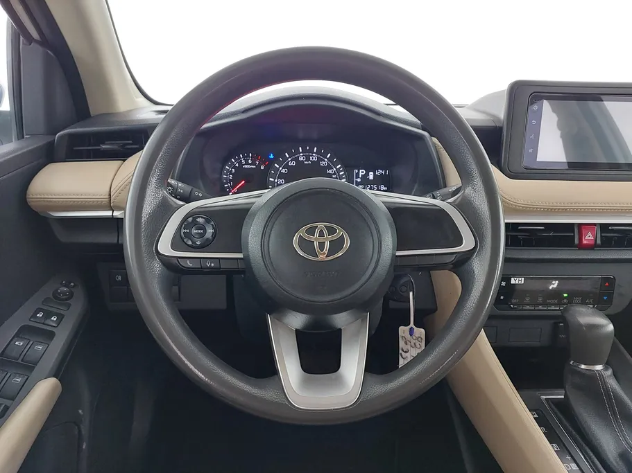 2023 Toyota Yaris  Y 