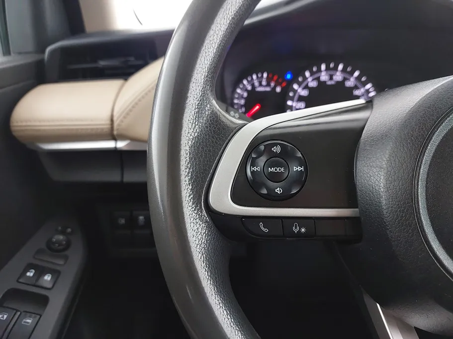 2023 Toyota Yaris  Y 