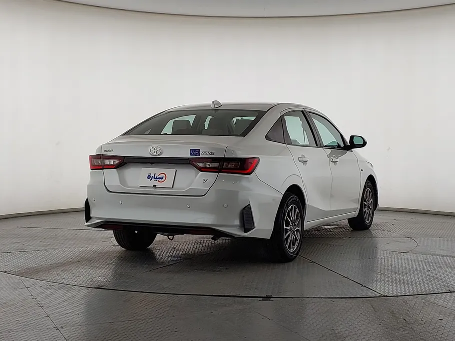 2023 Toyota Yaris  Y 