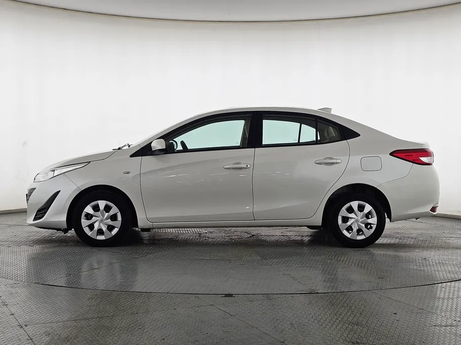 2019 Toyota Yaris  Y 