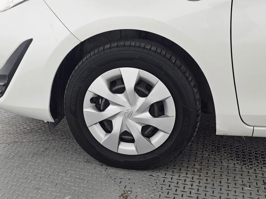 2019 Toyota Yaris  Y 