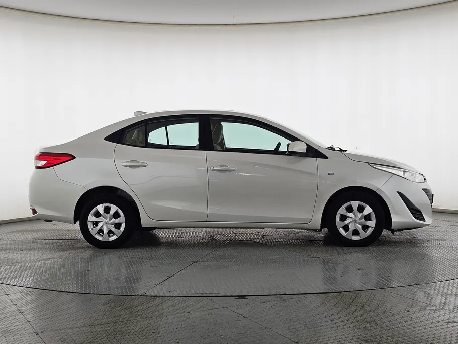 2019 Toyota Yaris  Y 