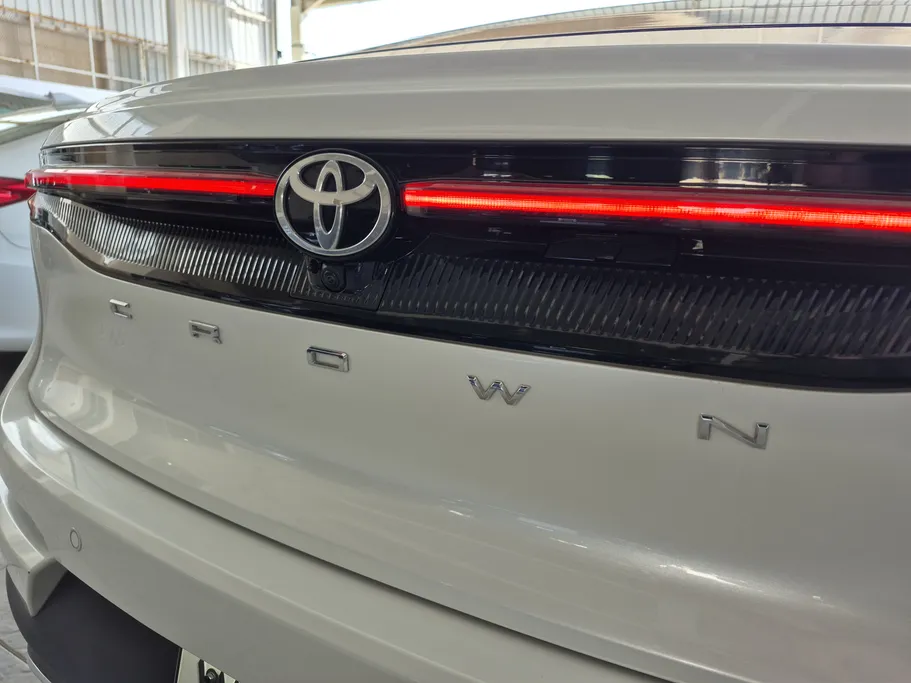 2023 Toyota Crown Premium 