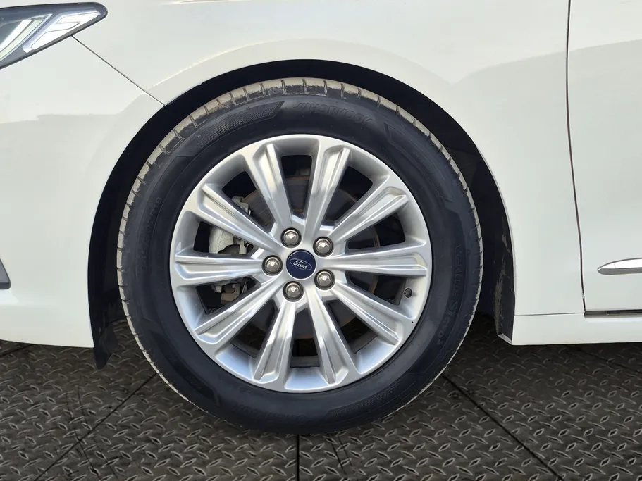 فورد تورس SE 2021 