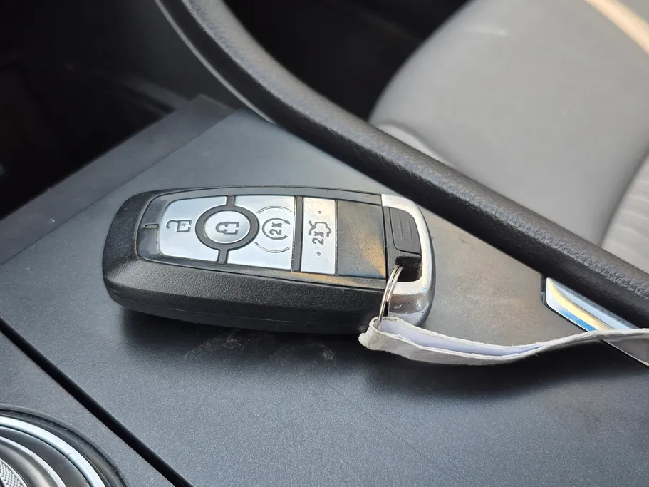 فورد تورس SE 2021 