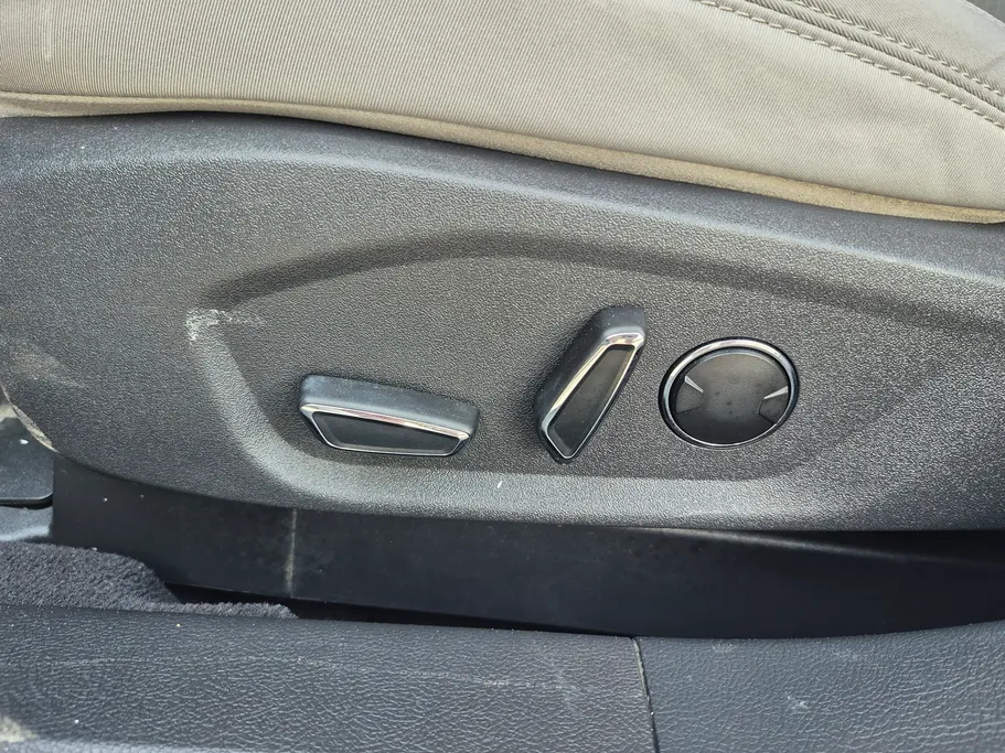 فورد تورس SE 2021 