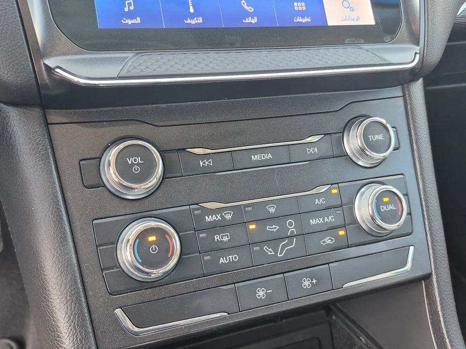 فورد تورس SE 2021 