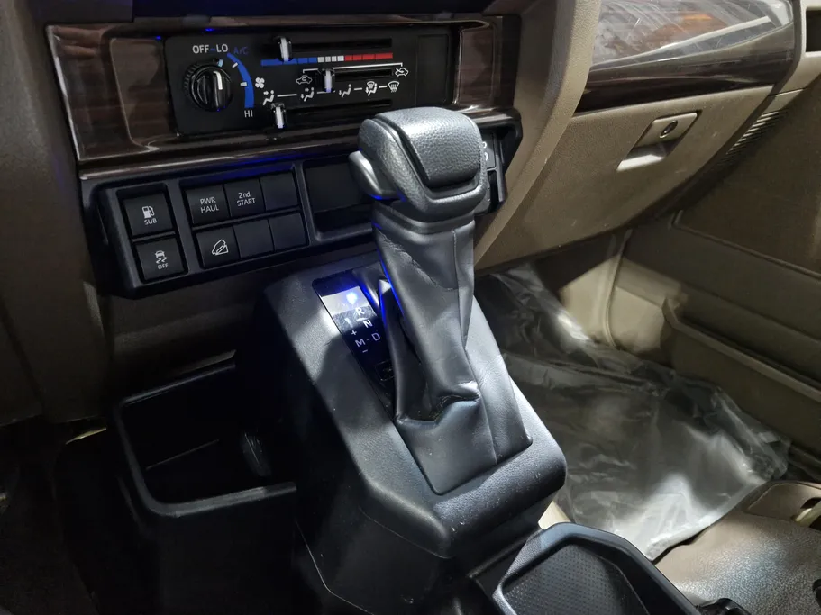 تويوتا شاص LX 2024 