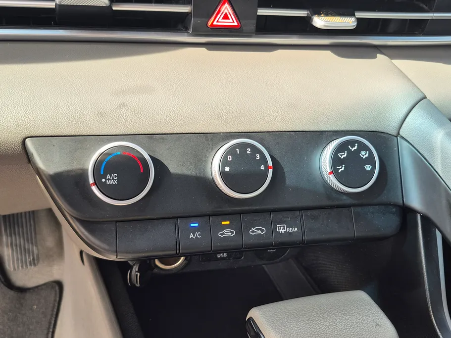 2024 Hyundai Elantra Fleet 