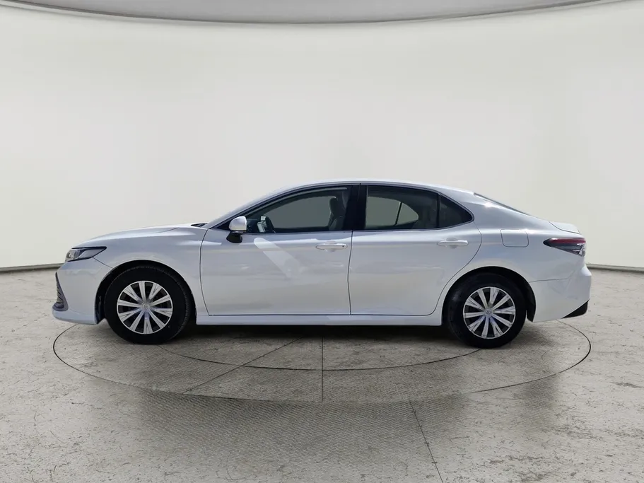 تويوتا كامري LE 2024 