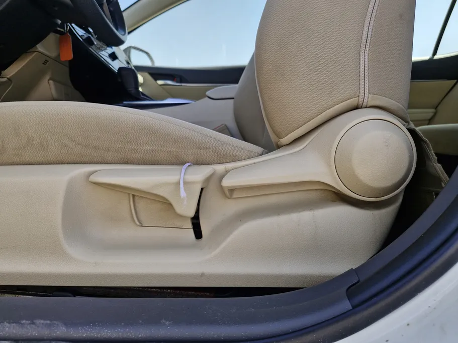 تويوتا كامري LE 2024 