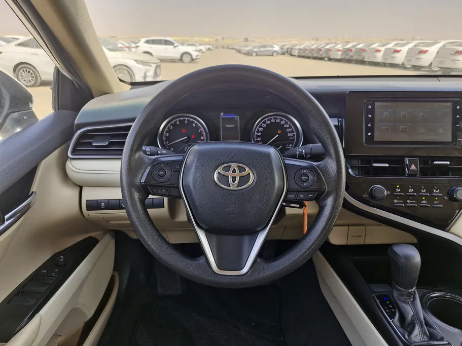 تويوتا كامري LE 2024 