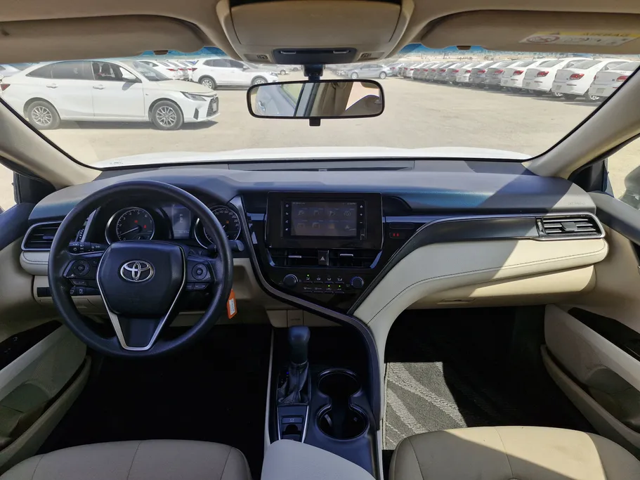 تويوتا كامري LE 2024 