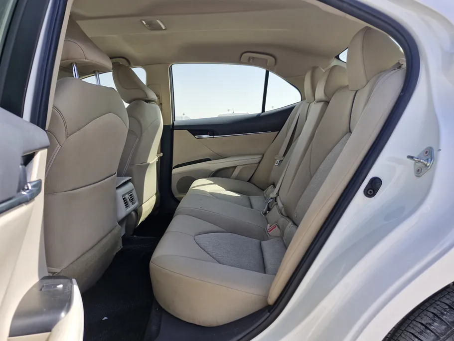 تويوتا كامري LE 2024 