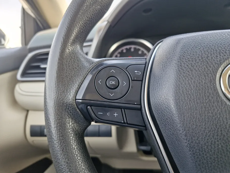 تويوتا كامري LE 2024 