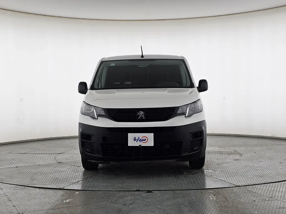 2022 Peugeot Partner Short van 