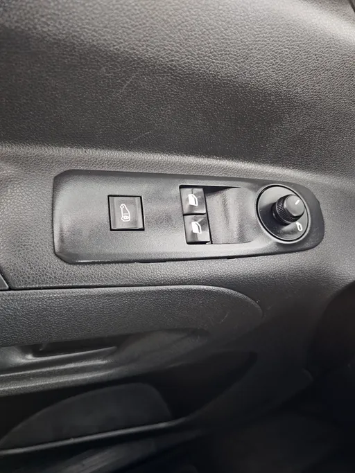 2022 Peugeot Partner Short van 