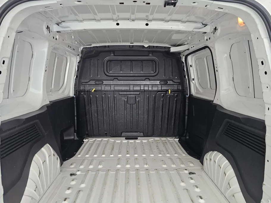 2022 Peugeot Partner Short van 