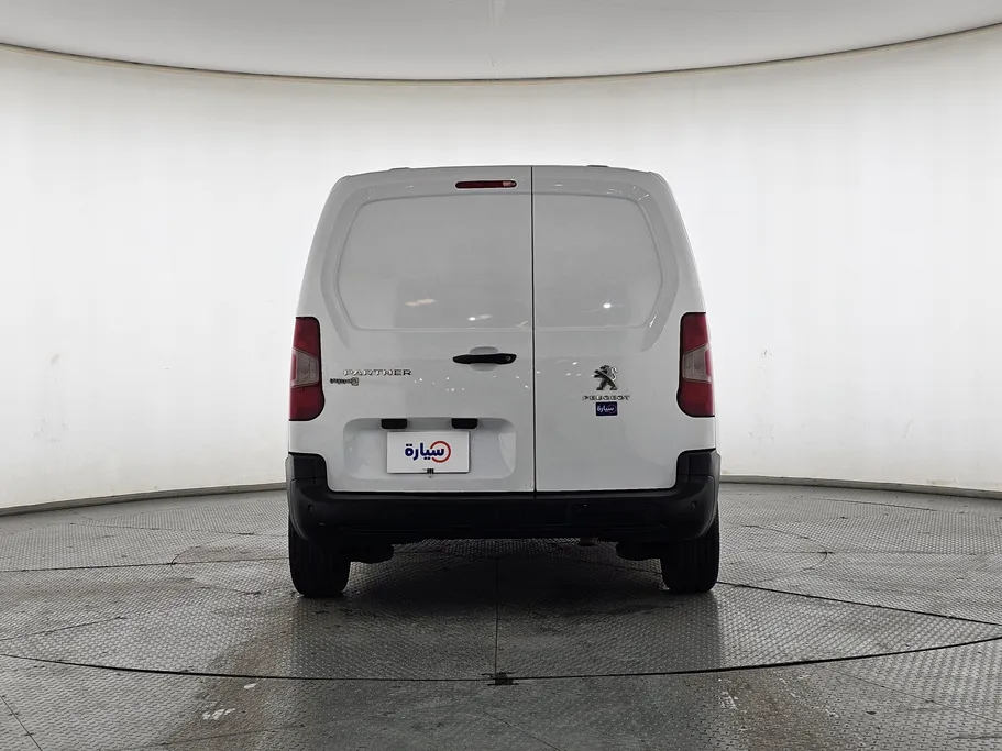 2022 Peugeot Partner Short van 