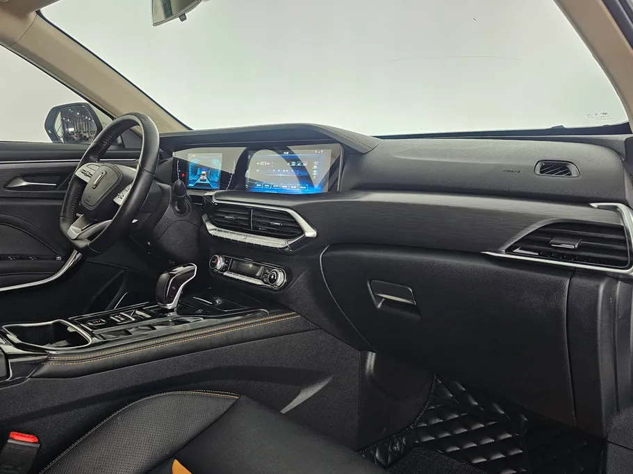 2023 FAW Bestune T77  