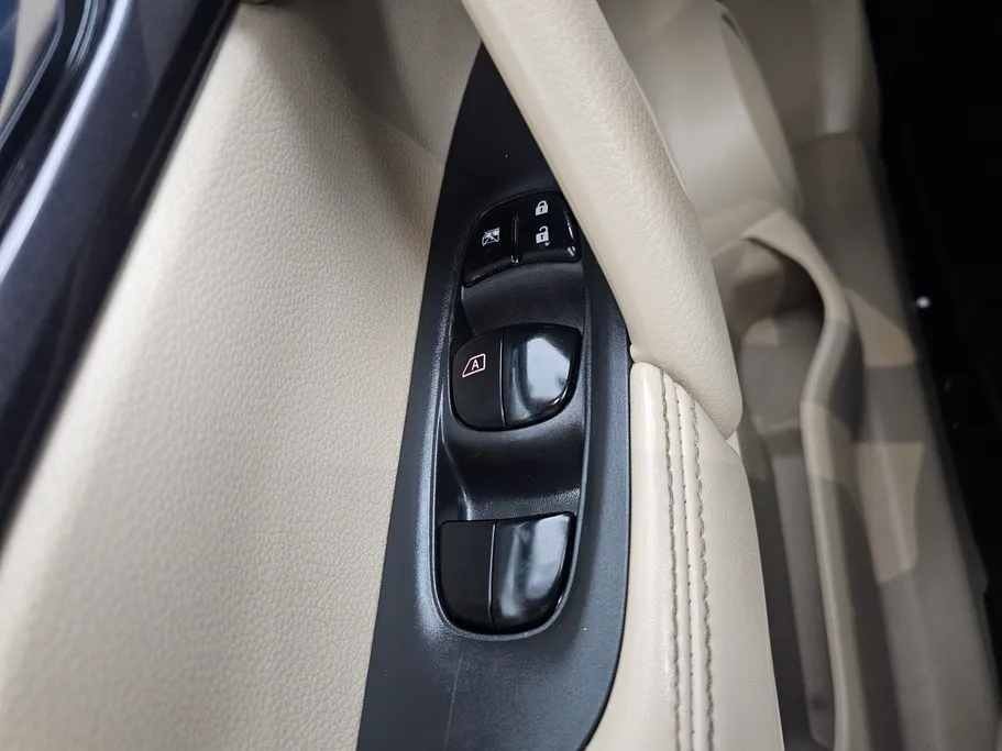 2022 نيسان Xtrail S 5 Seats 