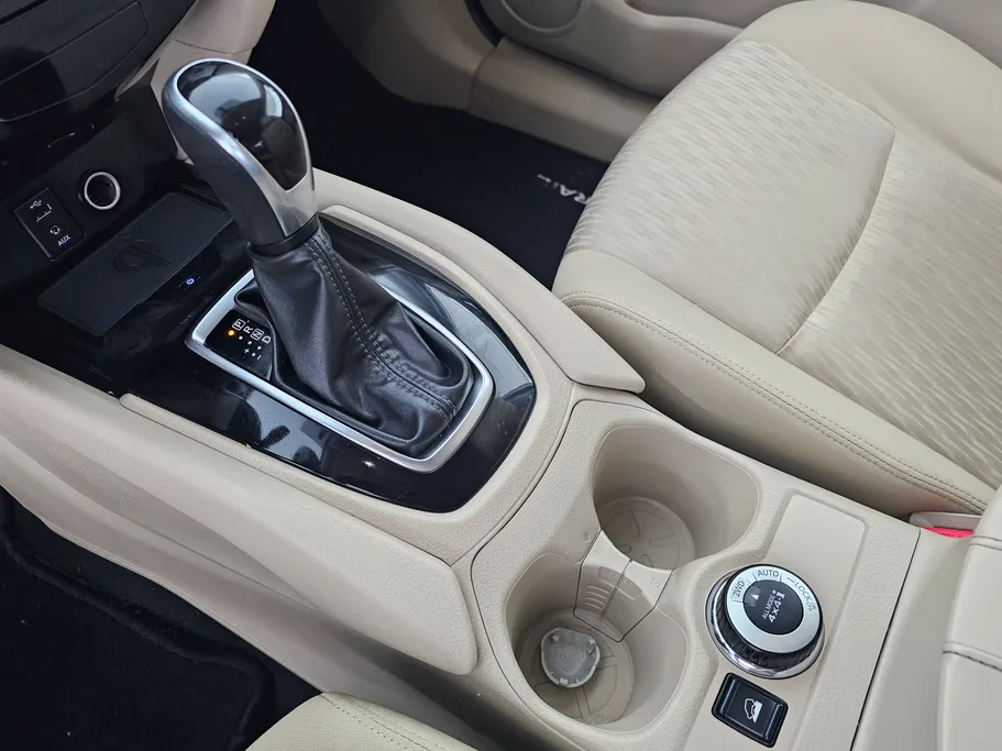 2022 نيسان Xtrail S 5 Seats 