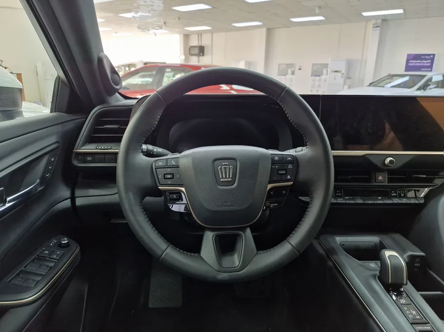 تويوتا كراون Majesta 2023 