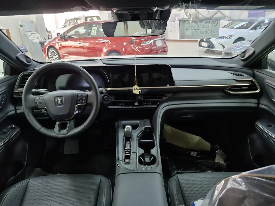 تويوتا كراون Majesta 2023 