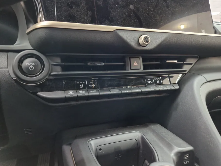 تويوتا كراون Majesta 2023 