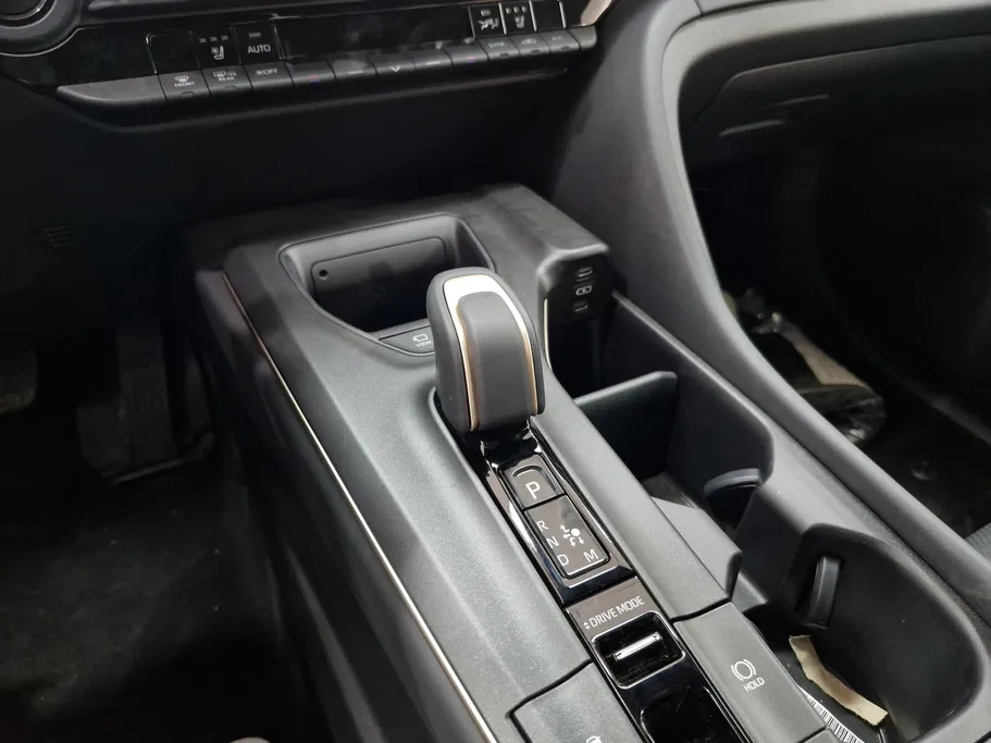 تويوتا كراون Majesta 2023 