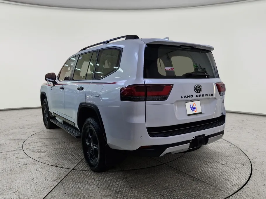 2025 Toyota Land Cruiser GR Sport 