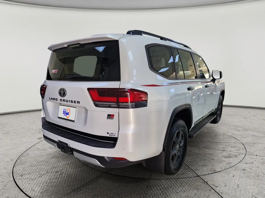 2025 Toyota Land Cruiser GR Sport 