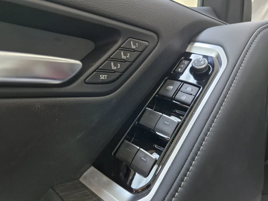 2025 Toyota Land Cruiser GR Sport 