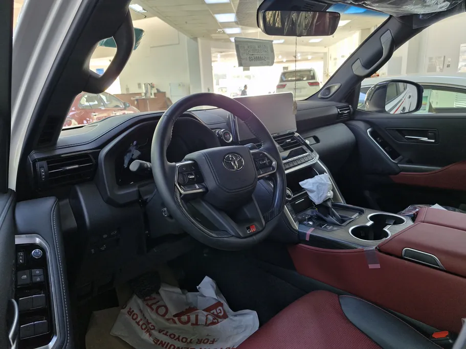 2025 Toyota Land Cruiser GR Sport 