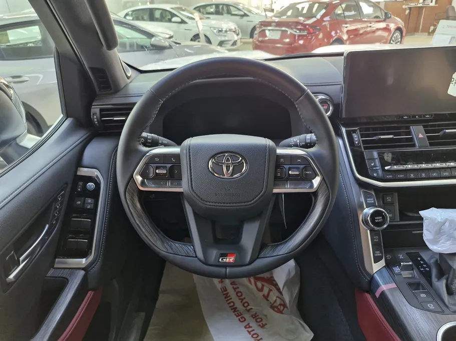 2025 Toyota Land Cruiser GR Sport 