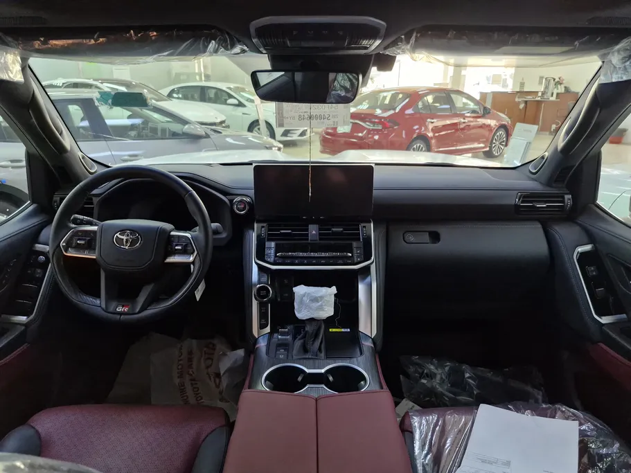 2025 Toyota Land Cruiser GR Sport 