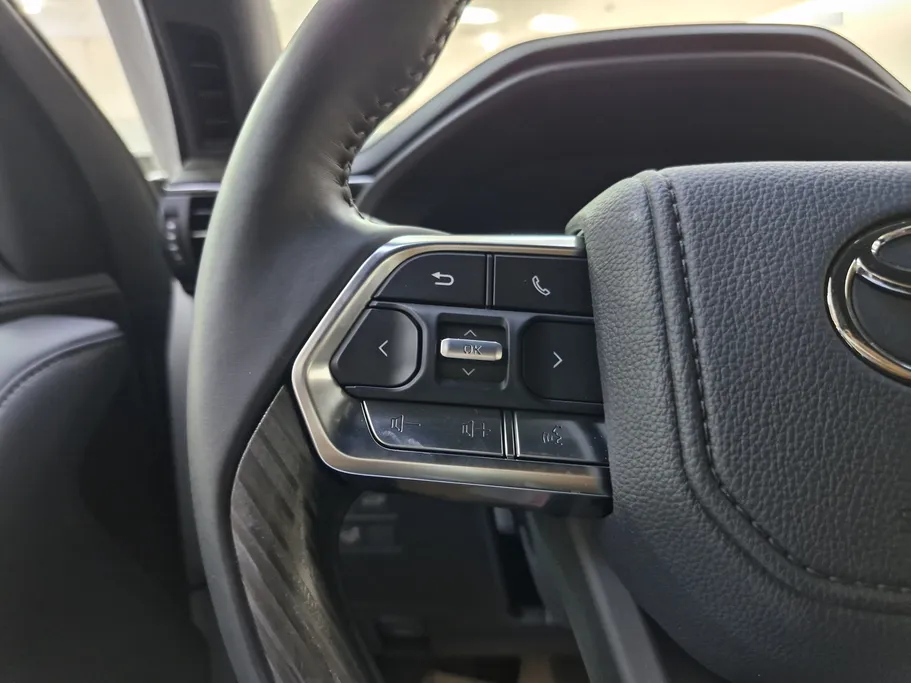 2025 Toyota Land Cruiser GR Sport 